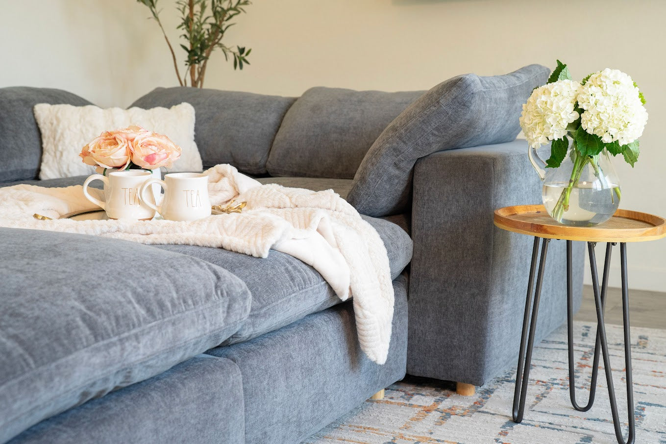 Lunn Cloud Sectional